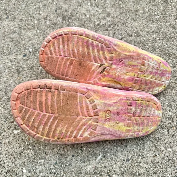 Women’s (Sz 10) Classic Marbled Crocs Sandals, Pale Orange Combo 207701 H Styles - Picture 3 of 3